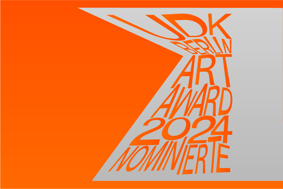 Orangefarbenes Poster mit grauem Block am rechten Rand auf dem in schräger Schrift "UdK Berlin Art Award 2024 Nominierte" steht